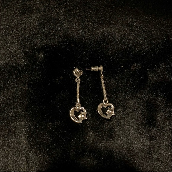 PEARL  Drop Pierced Earrings with Posts . - Picture 3 of 3